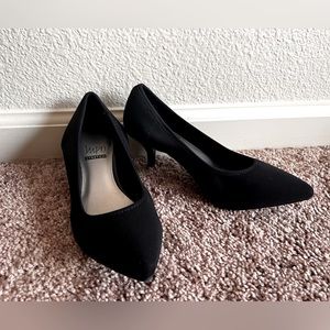 Impo Endora 6 1/2 medium black stretch kitten heels